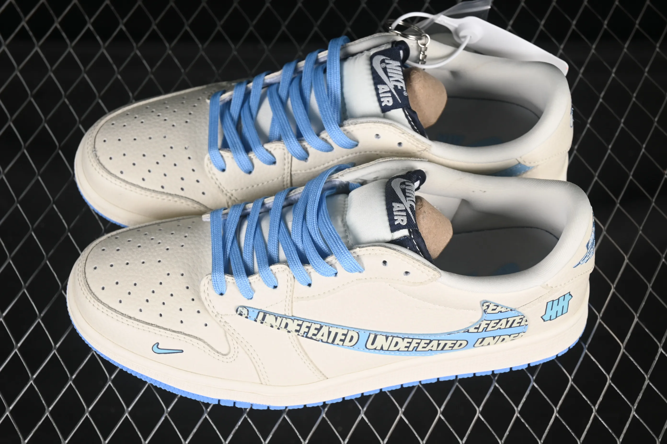 All categories Air Jordan Jordan series basketball shoes Air Jordan 1 Low High-end customized low-top sneakers Travis Scott x Fragment Design x Air Jordan 1 Low OG SP AJ1 UN joint name beige blue English hook low-top cultural casual sneakers LD2025-013